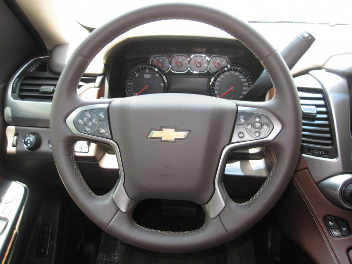 Bán xe Chevrolet Suburban 2017
