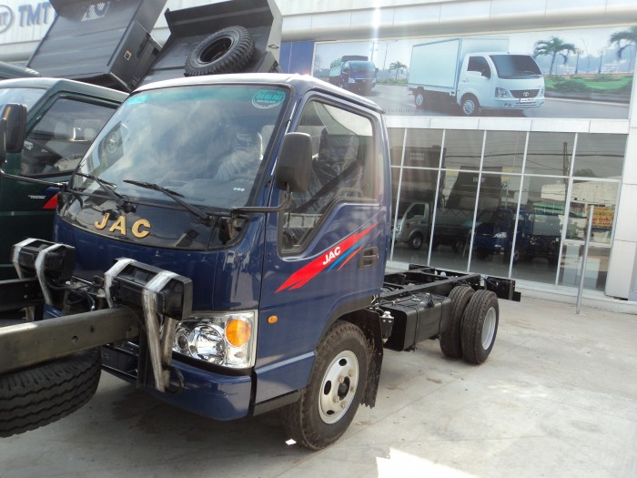 Xe tải Jac 2t4 tổng tải 4t99 chạy thành phố ban ngày