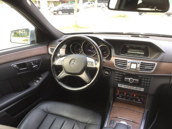 Mercedes E200 sản xuất 2013 model 2014.