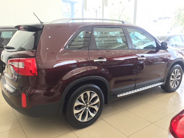 Bán xe Kia Sorento 2.2 DATH chỉ từ 190 triệu, trả góp 85%. Đủ màu giao xe ngay