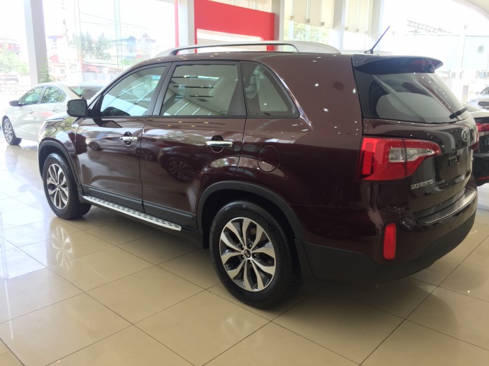 Bán xe Kia Sorento 2.2 DATH chỉ từ 190 triệu, trả góp 85%. Đủ màu giao xe ngay