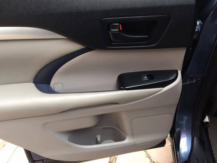Toyota Highlander 2.7Le Xanh Nhạt 2014 Xe Chạy 30000 Km,