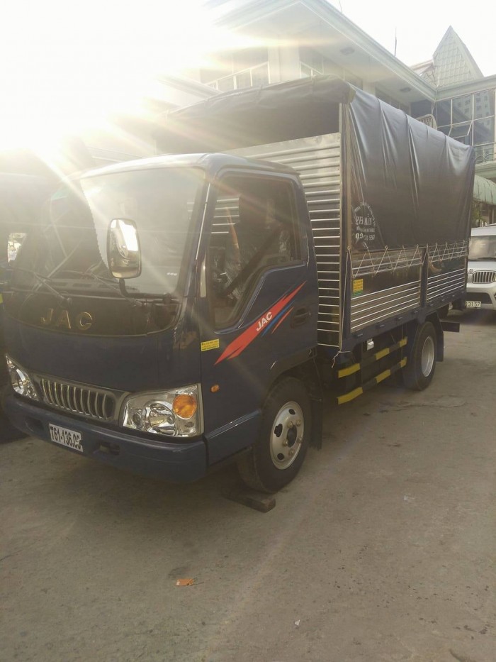 Xe tải Jac 2t4 đẹp lung linh, trả góp cao