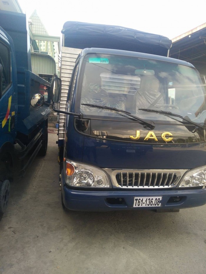 Xe tải Jac 2t4 đẹp lung linh, trả góp cao