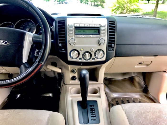 Bán Ford Everest máy dầu số tự động màu đẹp xe 2008 cực chất
