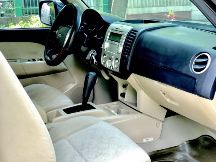 Bán Ford Everest máy dầu số tự động màu đẹp xe 2008 cực chất