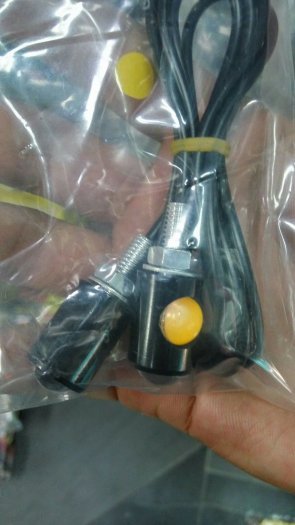 Mua 1 lon nhớt wolver 1 lít được tặng 1 cặp đèn xi nhan