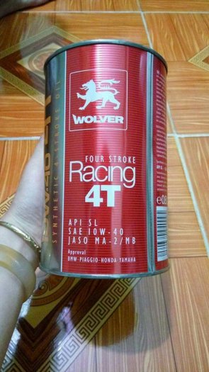 Mua 1 lon nhớt wolver 1 lít được tặng 1 cặp đèn xi nhan