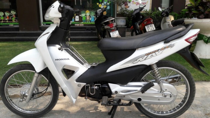 Bán xe wave a màu trắng
