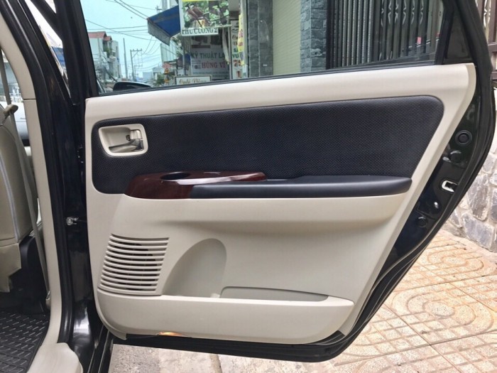 Bán Mitsubishi GRANDIS 2009 màu đen, đẹp xuất sắc không 1 chỗ chê