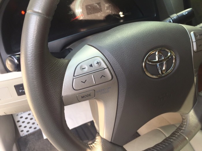 Bán TOYOTA CAMRY 2.4G sản xuất 2010, màu xám xe chính chủ