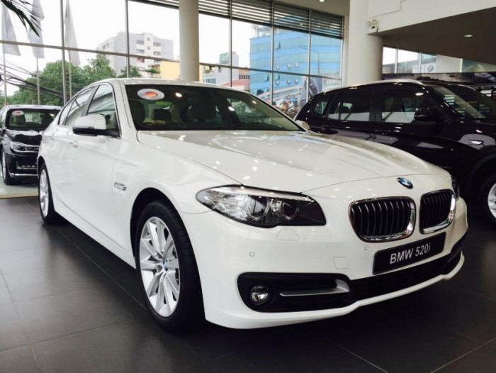 BMW 5 Series 520i F10 màu trắng, giá tốt nhất, có xe giao sớm