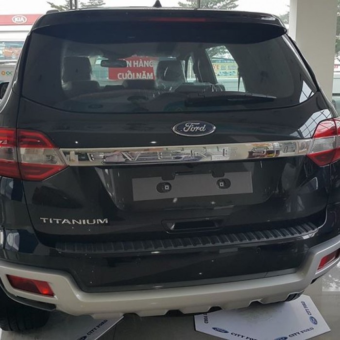 Bán xe Ford Everest 2.2 AT Titanium giá tốt - Có xe giao ngay - hỗ trợ vay đến 80% giá trị xe