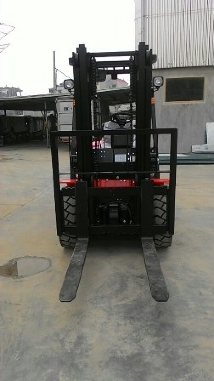 Bán xe nâng tại Đà Nẵng, bán xe chuyên dụng xe xây dựng