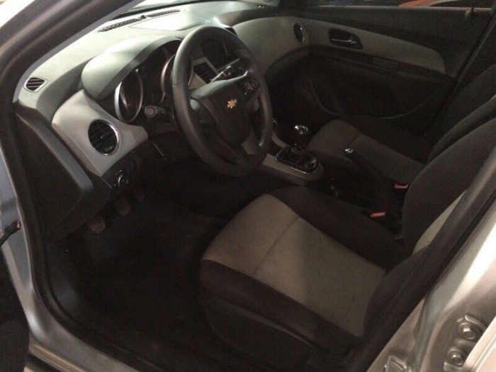 Bán Chevrole Cruze sx 2014 màu bạc xe cực đẹp