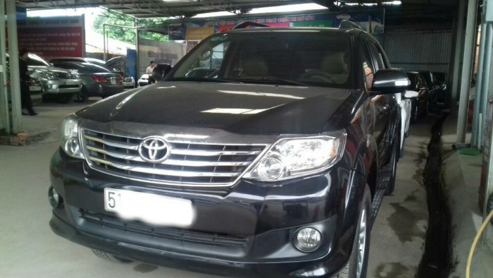 Bán Toyota Fortuner G 2WD màu đen bstp đúng chất