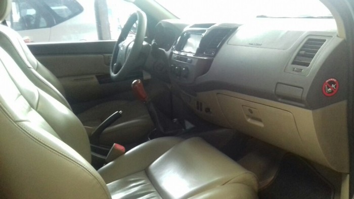Bán Toyota Fortuner G 2WD màu đen bstp đúng chất