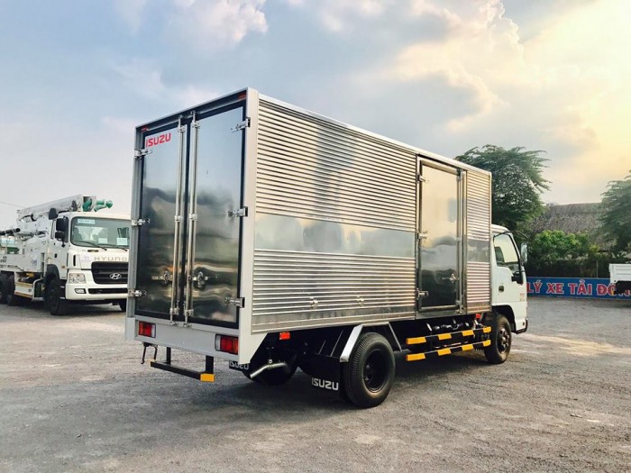 ISUZU QKR55H - thùng kín 1 tấn 9. Giá tốt nhất miền Nam