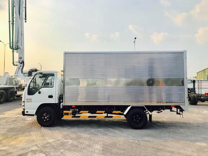 ISUZU QKR55H - thùng kín 1 tấn 9. Giá tốt nhất miền Nam