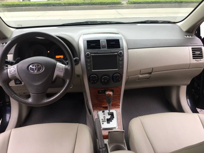 Cần bán Toyota Corolla altis 2.0 AT sản xuất 2011, màu đen