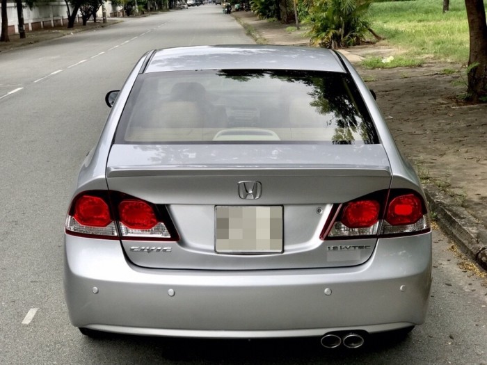 Bán Honda Civic 1.8AT đời 2012 màu bạc cực đẹp từng centimet
