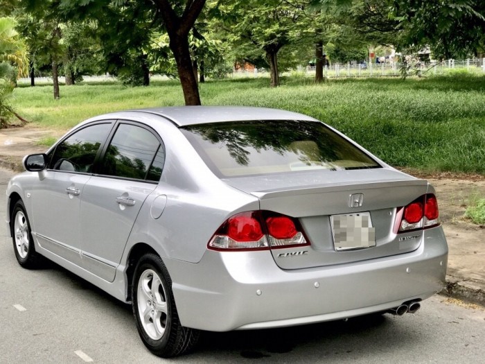 Bán Honda Civic 1.8AT đời 2012 màu bạc cực đẹp từng centimet