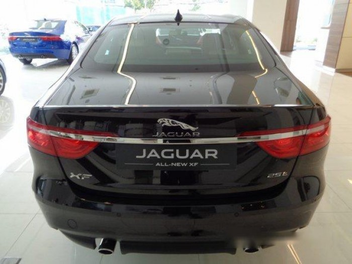 Cần bán giá xe Jaguar XF năm 2017, màu xanh, màu đen