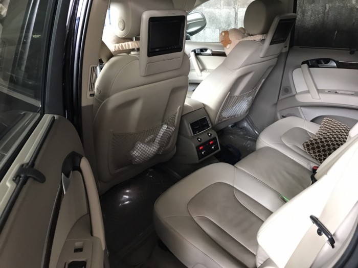 Cần bán xe Audi Q7 2012 màu đen nhập khẩu Đức