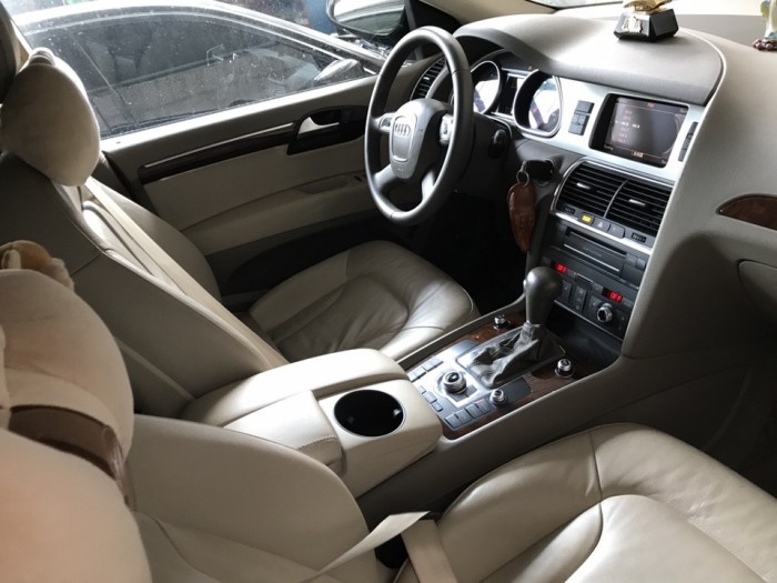 Cần bán xe Audi Q7 2012 màu đen nhập khẩu Đức