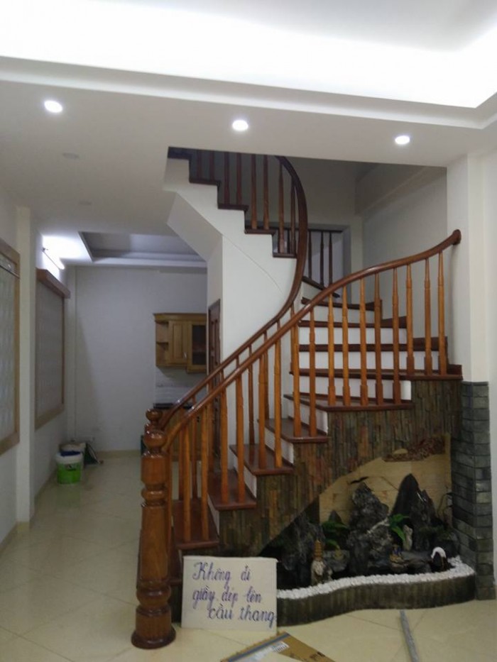 Bán nhà phố Đội Cấn, 5 tầng, 43,6m2 , chỉ 3,9 tỷ