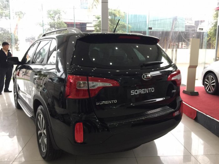 Khuyến mãi mua xe Kia Sorento 2017 số tự động, màu đen