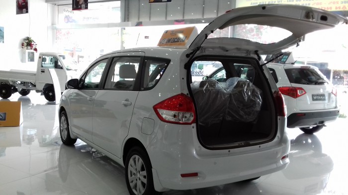 Xe nhập khẩu ERTIGA 100%