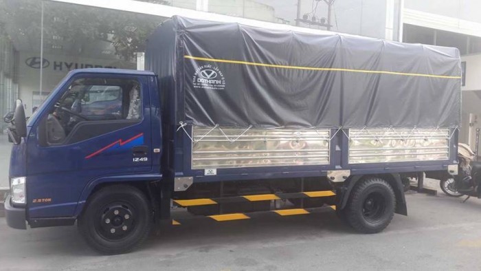 Mua bán xe tải Hyundai IZ49-2,4Tấn Đô Thành Thùng mui bạt