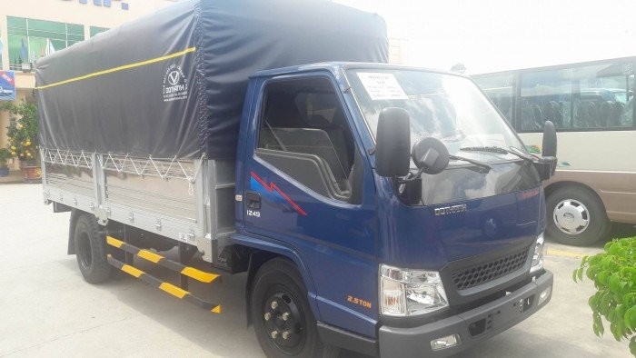 Bán xe tải Hyundai IZ49-2,4Tấn Đô Thành Thùng mui bạt SX 2017