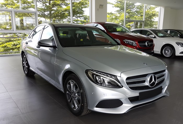 CẦN BÁN XE MERCEDES-BENZ C200 - Xe giao ngay, ưu đãi hấp dẫn