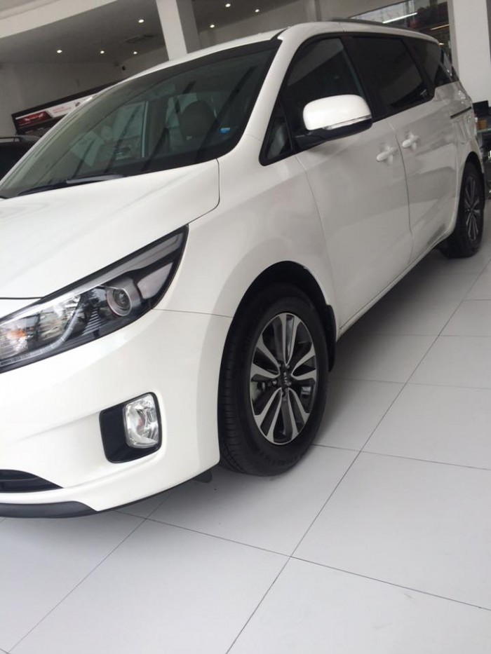 Kia Sedona 7 chỗ