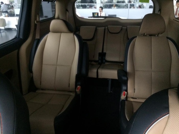 Kia Sedona 7 chỗ