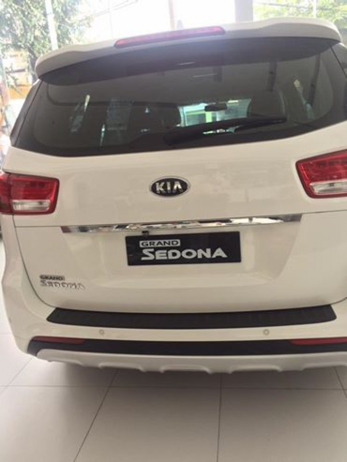 Kia Sedona 7 chỗ