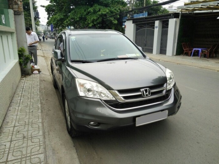 Nhà cần bán xe Honda CR-V AT 2013 màu xám. xe gđ đi rất kĩ