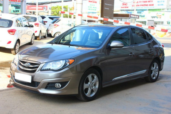 Bán Hyundai avante 1.6AT 2013 màu nâu cực chất