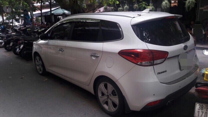 Kia Rondo 1.7AT 2016 màu trắng bstp máy dầu xe như mới