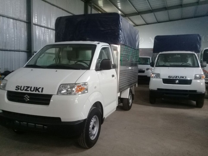 Suzuki 680 kg tặng ngay bộ quà tặng 5 triệu đồng khi mua xe.