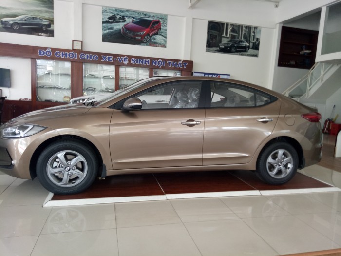 Cần bán con xe Elantra sản xuất 2016 số sàn GIÁ TỐT