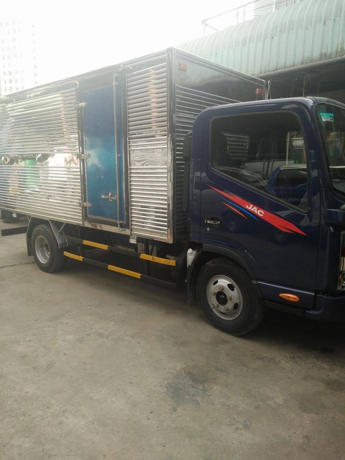 Cần bán xe Jac 2t4, thùng 3m7, giá siêu rẻ, trả góp 80%