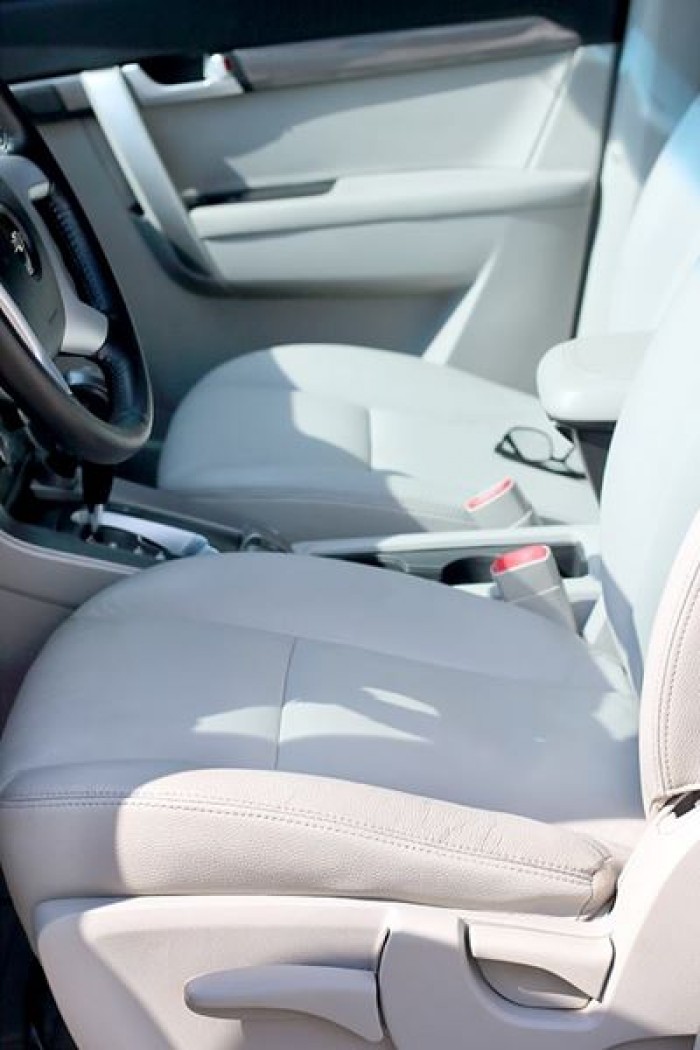 Bán Chevrolet Captiva LTZ 2013 form mới màu trắng cực mới