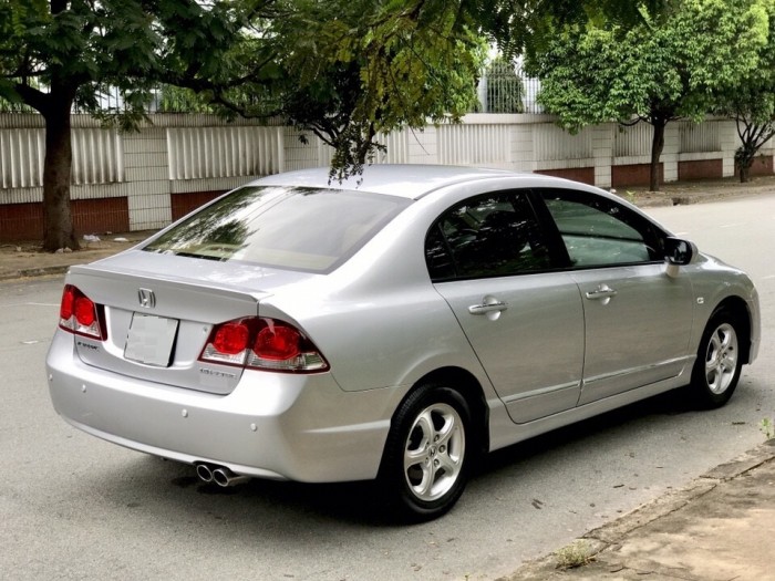 HOT - Bán Honda Civic 1.8AT đời 2012 màu bạc cực MỚI