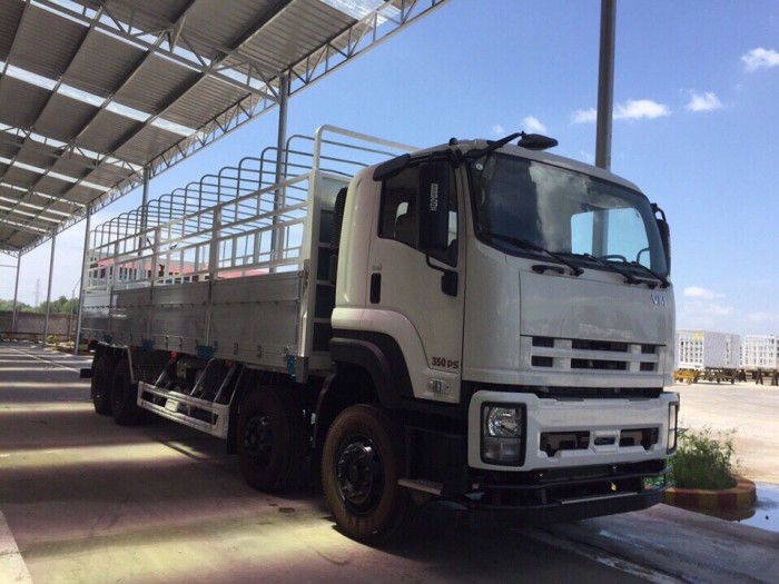 Xe tải Isuzu 4 chân tải trọng 17.9t,17 tấn 9, 17t9 thùng 9m5 giá ra mắt thị trường