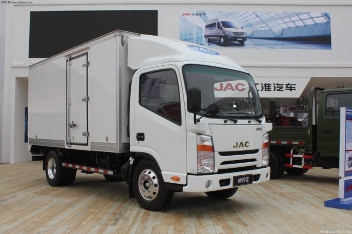 Cần bán xe tải Jac 1.9 tấn/1.99 tấn cabin vuông Isuzu.