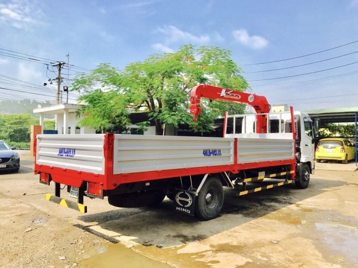 Xe Tải Hino FC lắp cần cẩu UNIC 340 - xe có sẵn giao ngay