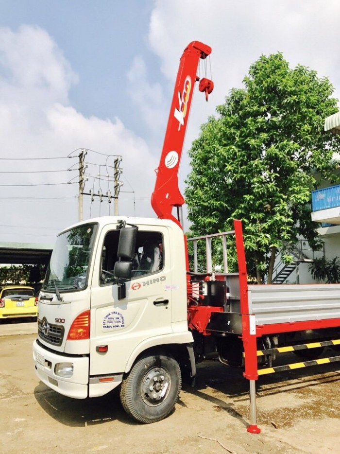 Xe Tải Hino FC lắp cần cẩu UNIC 340 - xe có sẵn giao ngay